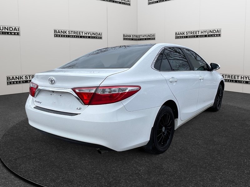 2017 Toyota Camry 4dr Sdn I4 Auto LE