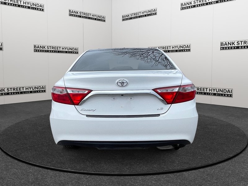 2017 Toyota Camry 4dr Sdn I4 Auto LE
