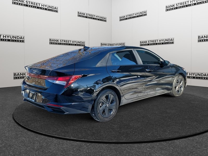 2022 Hyundai Elantra Preferred IVT