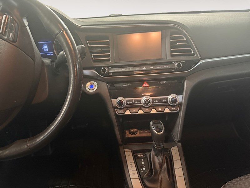 2020 Hyundai Elantra Luxury IVT