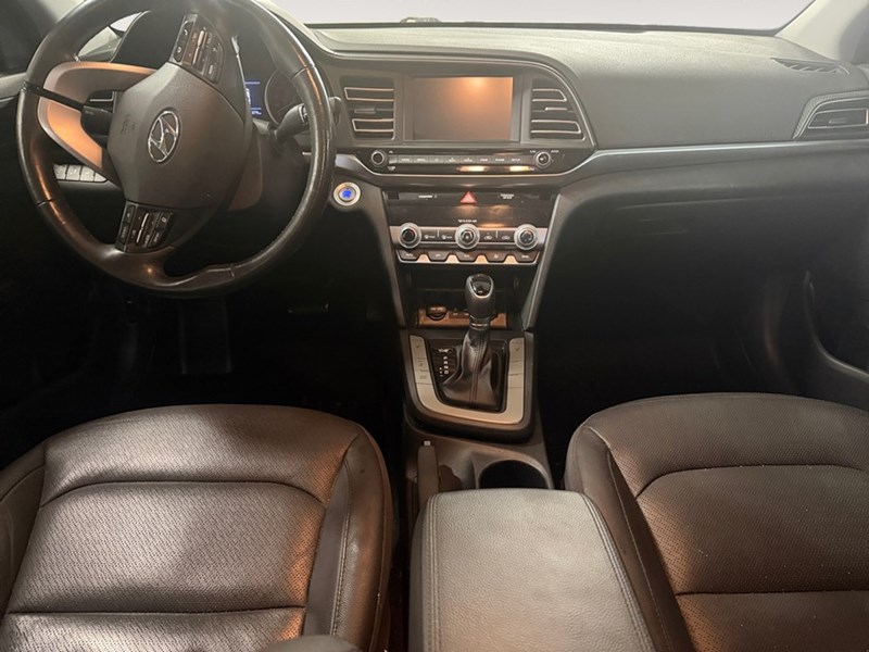 2020 Hyundai Elantra Luxury IVT