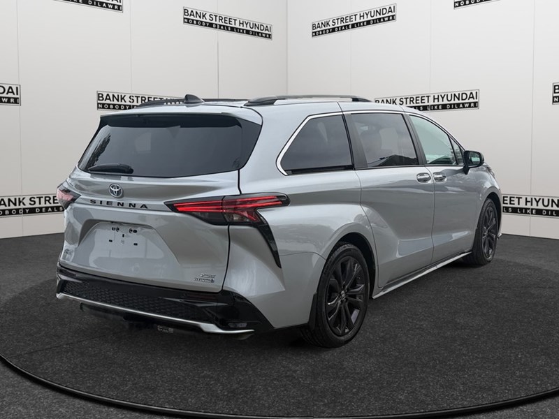 2023 Toyota Sienna XSE 7-Passenger FWD