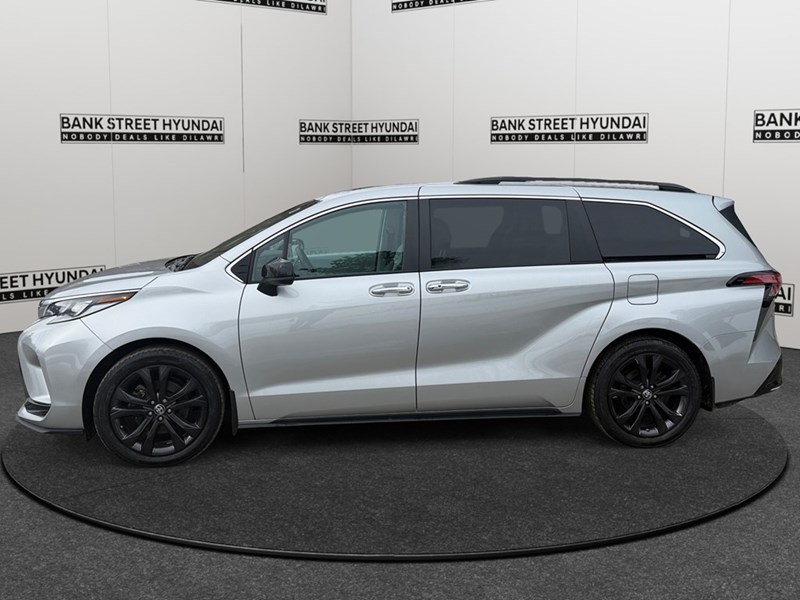 2023 Toyota Sienna XSE 7-Passenger FWD