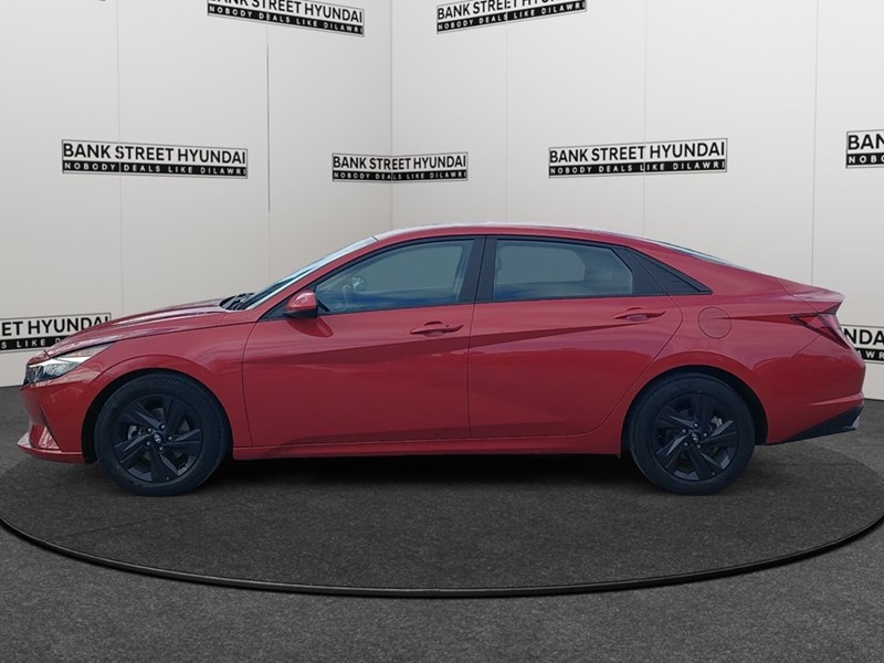 2022 Hyundai Elantra Preferred IVT w/Sun & Tech Package