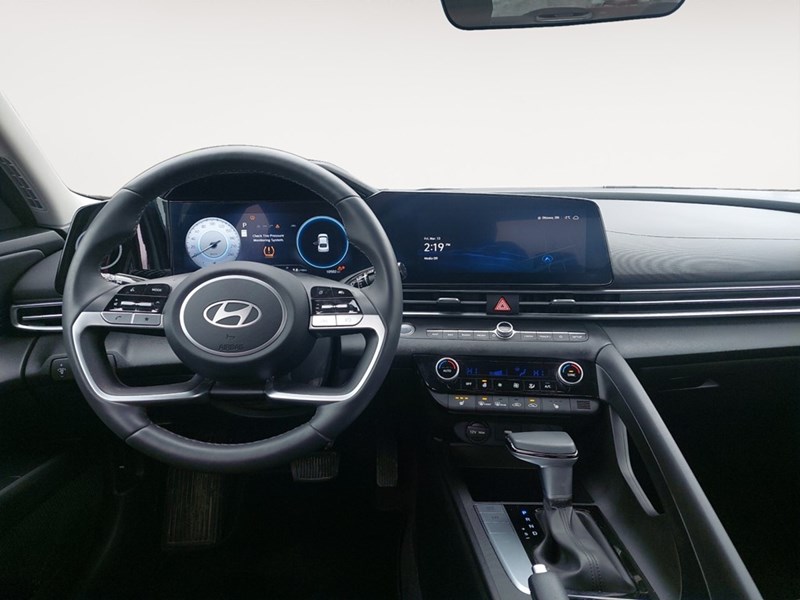 2024 Hyundai Elantra Preferred IVT w/Tech Pkg