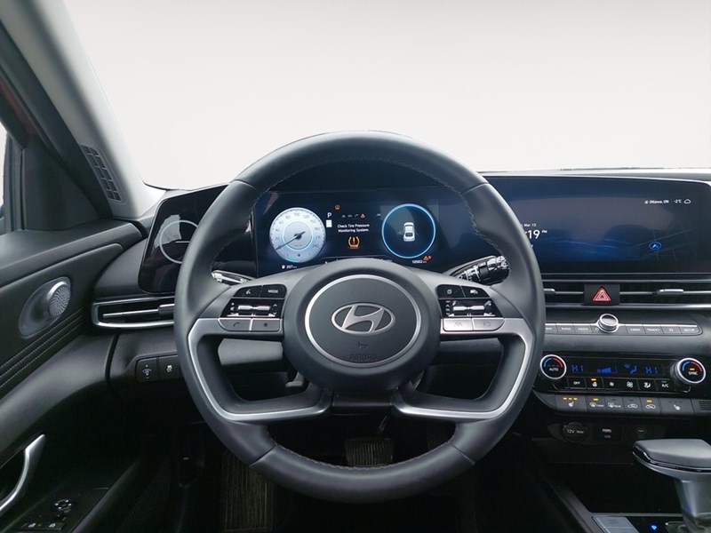 2024 Hyundai Elantra Preferred IVT w/Tech Pkg