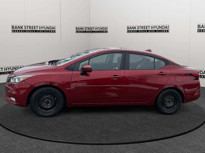 2021 Nissan Versa SV CVT