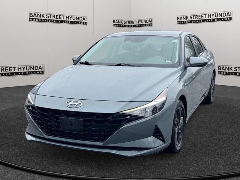 2022 Hyundai Elantra Preferred IVT