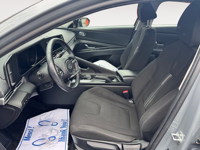 2022 Hyundai Elantra Preferred IVT