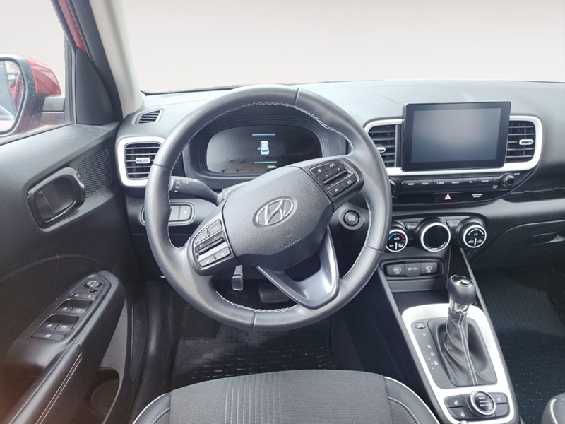 2024 Hyundai Venue Ultimate IVT w/Black Interior