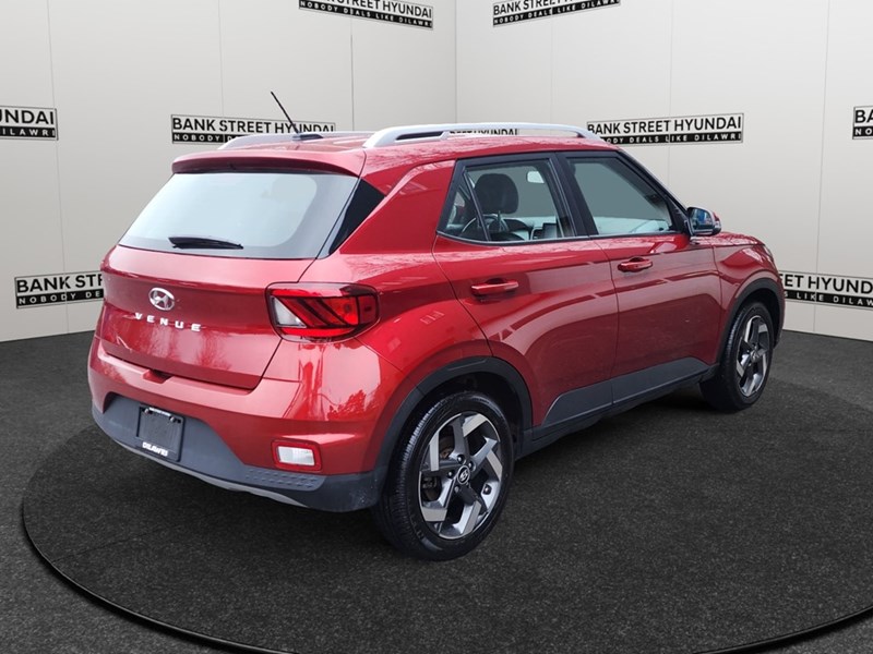 2024 Hyundai Venue Ultimate IVT w/Black Interior