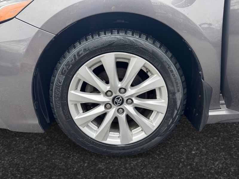 2019 Toyota Camry SE Auto