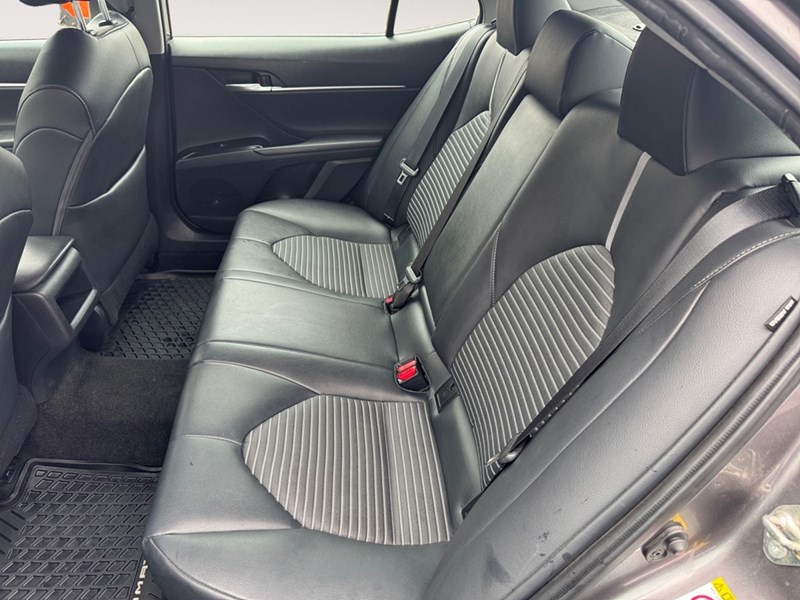 2019 Toyota Camry SE Auto