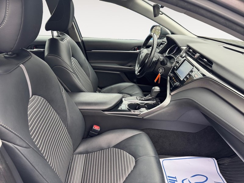 2019 Toyota Camry SE Auto