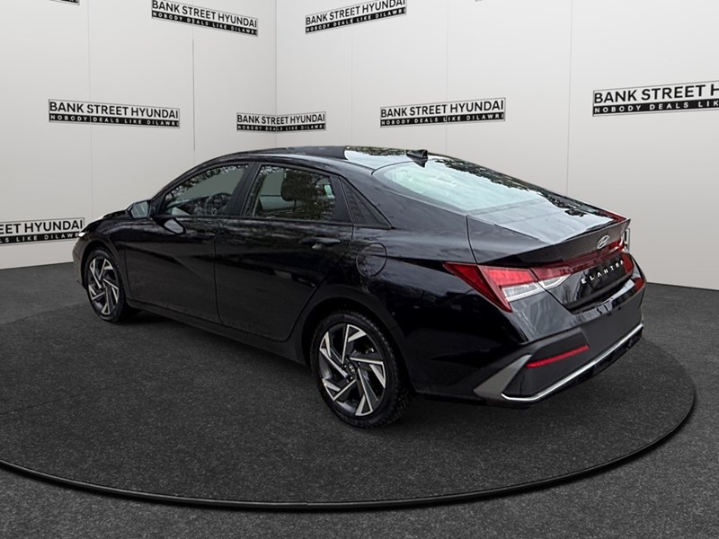 2025 Hyundai Elantra Preferred IVT w/Tech Pkg