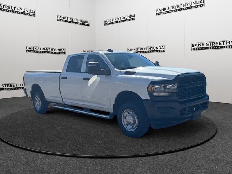 2024 RAM 2500 Tradesman 4x4 Crew Cab 8' Box