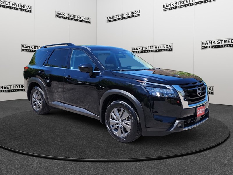 2024 Nissan Pathfinder SV