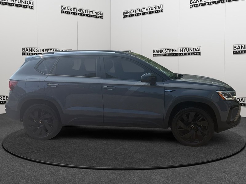 2024 Volkswagen Taos Comfortline Black Edition 4MOTION