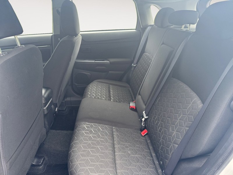 2024 Mitsubishi RVR ES FWD