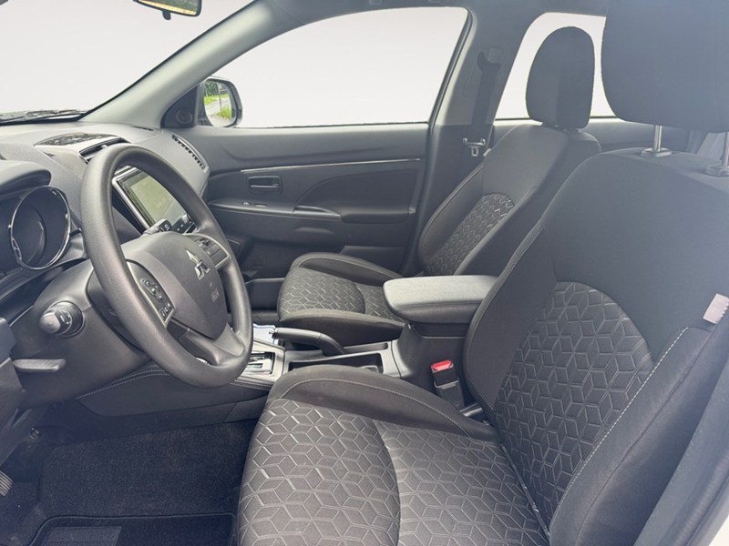 2024 Mitsubishi RVR ES FWD