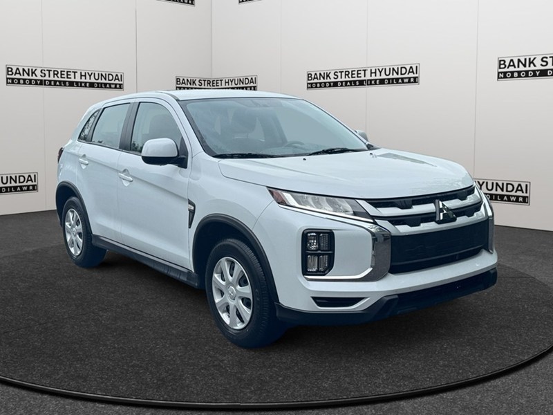 2024 Mitsubishi RVR ES FWD