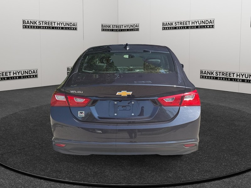2022 Chevrolet Malibu 4dr Sdn LS w/1LS