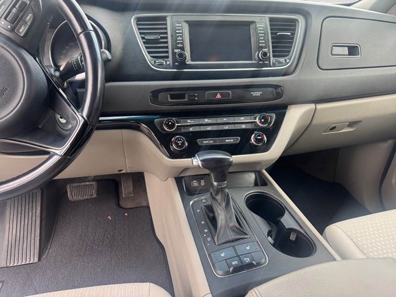 2018 Kia Sedona LX FWD