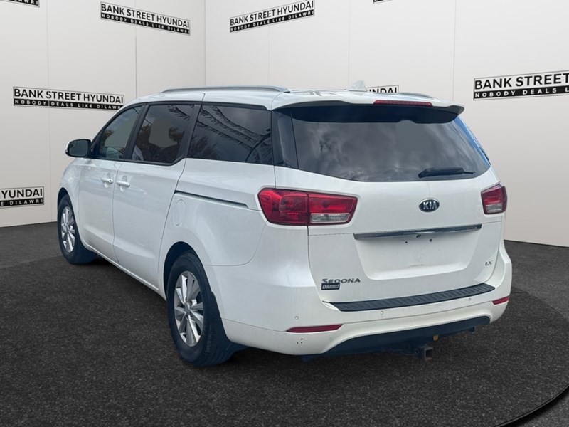 2018 Kia Sedona LX FWD
