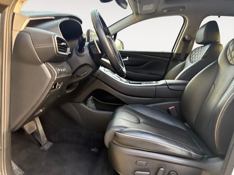 2022 Hyundai Santa Fe Plug-In Hybrid Luxury AWD