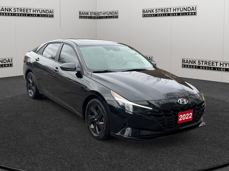 2022 Hyundai Elantra Preferred IVT w/Sun & Tech Package
