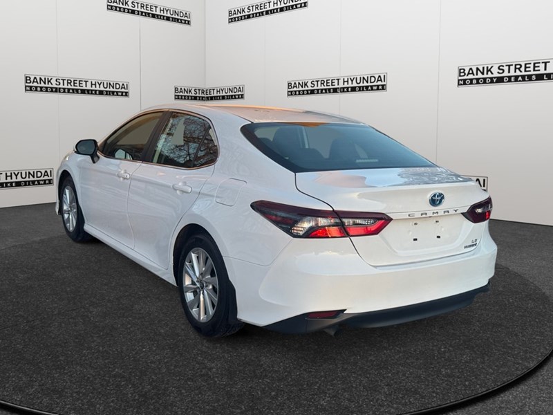 2023 Toyota Camry Hybrid Hybrid LE Auto