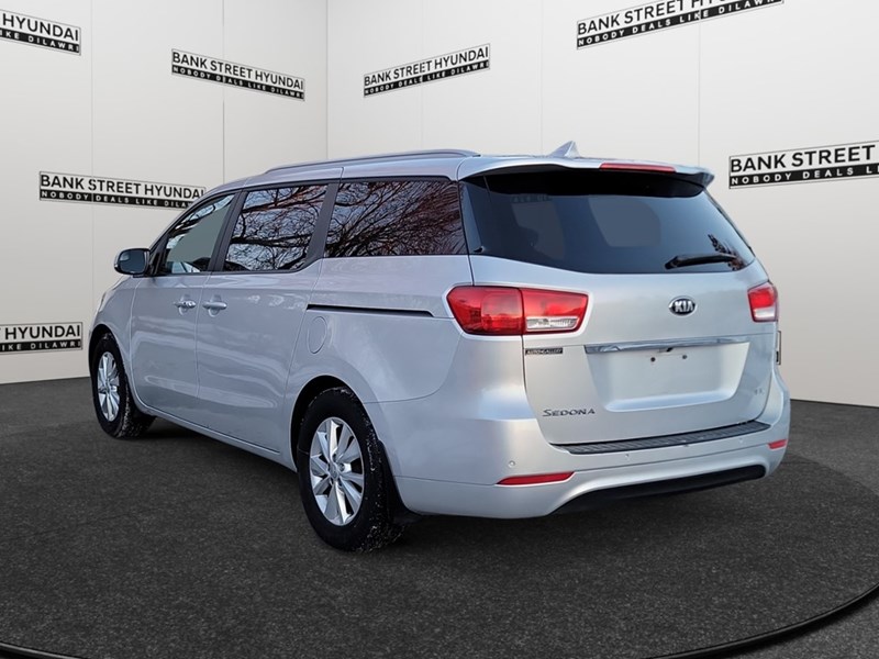 2016 Kia Sedona 4dr Wgn LX