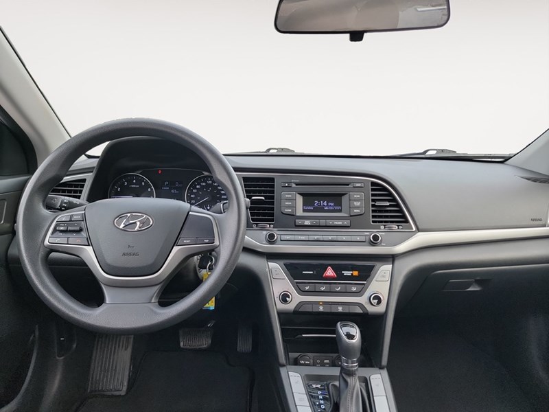 2017 Hyundai Elantra 4dr Sdn Auto LE