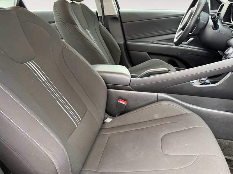 2023 Hyundai Elantra Preferred IVT