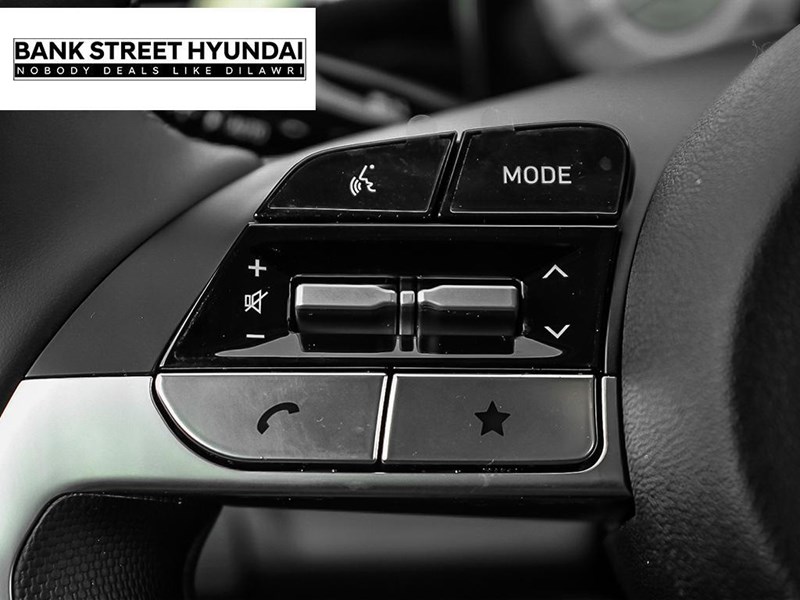 2025 Hyundai Elantra HEV Luxury DCT