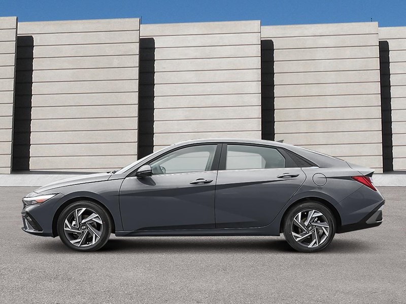 2026 Hyundai Elantra Luxury IVT w/Two-Tone Interior