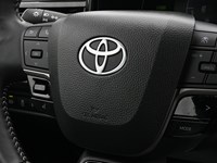 2025 Toyota Camry SE Hybrid - One Owner - Clean CarFax