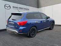 2018 Nissan Pathfinder 4x4 Midnight Edition