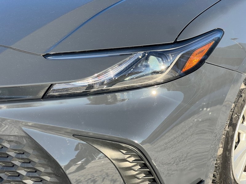 2025 Toyota Camry SE Hybrid - One Owner - Clean CarFax