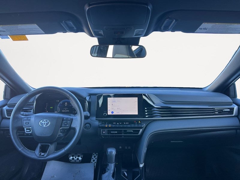 2025 Toyota Camry SE Hybrid - One Owner - Clean CarFax