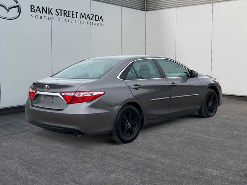 2015 Toyota Camry 4dr Sdn I4 Auto XLE