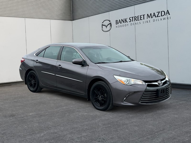 2015 Toyota Camry 4dr Sdn I4 Auto XLE