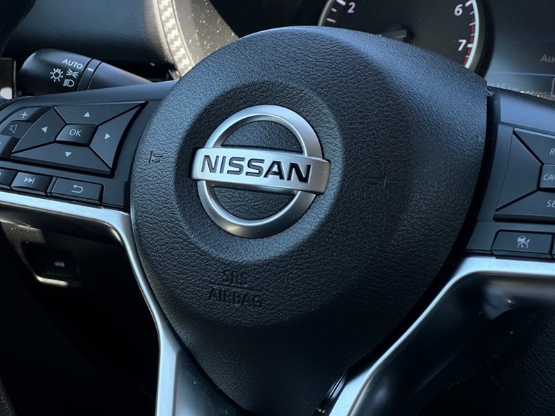 2023 Nissan Sentra SV CVT