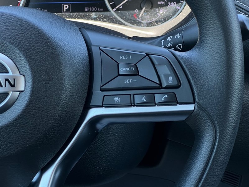 2023 Nissan Sentra SV CVT