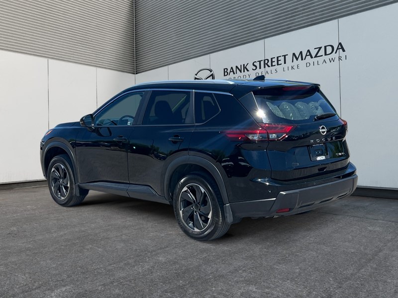 2024 Nissan Rogue AWD SV Moonroof