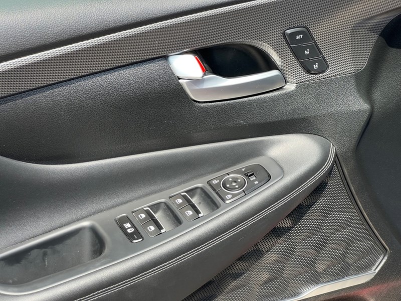 2019 Hyundai Santa Fe 2.0T Luxury AWD - One Owner - Dealer Serviced - Clean  CarFax