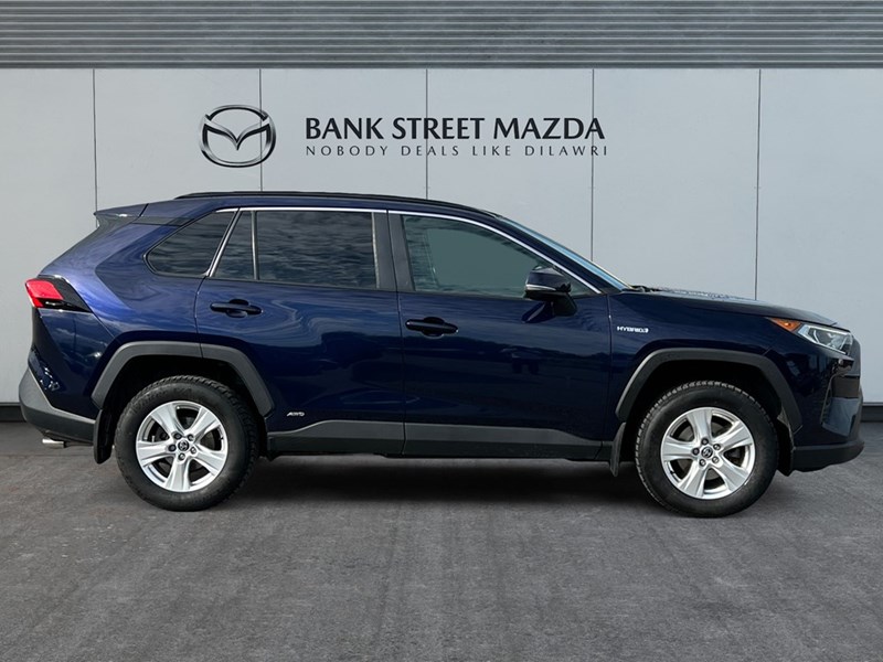 2021 Toyota RAV4 XLE HYBRID AWD