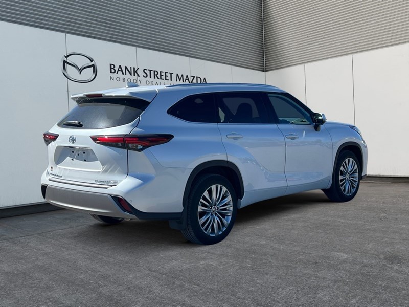 2024 Toyota Highlander Platinum AWD