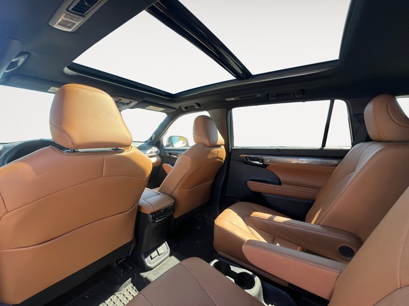 2024 Toyota Highlander Platinum AWD