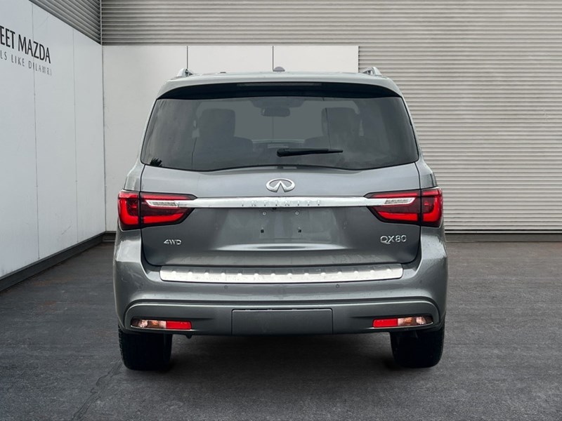 2021 INFINITI QX80 LUXE 7-Passenger